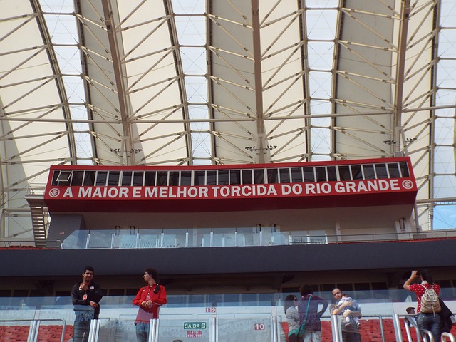 尽管他并不 尽管他并不